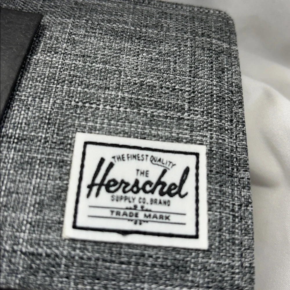The Herschel Supply Company Gordon Peacoat Black and Gray white card Holder